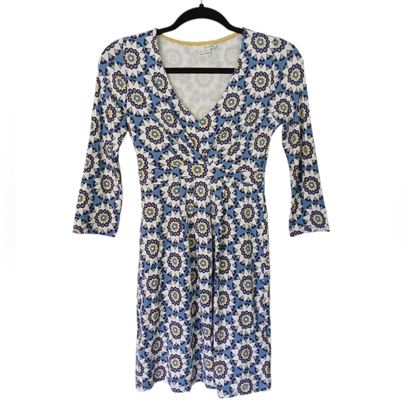 Boden Dresses & Skirts - Boden Floral Print V-neck Long Sleeved Jersey Knit Dress Size 2